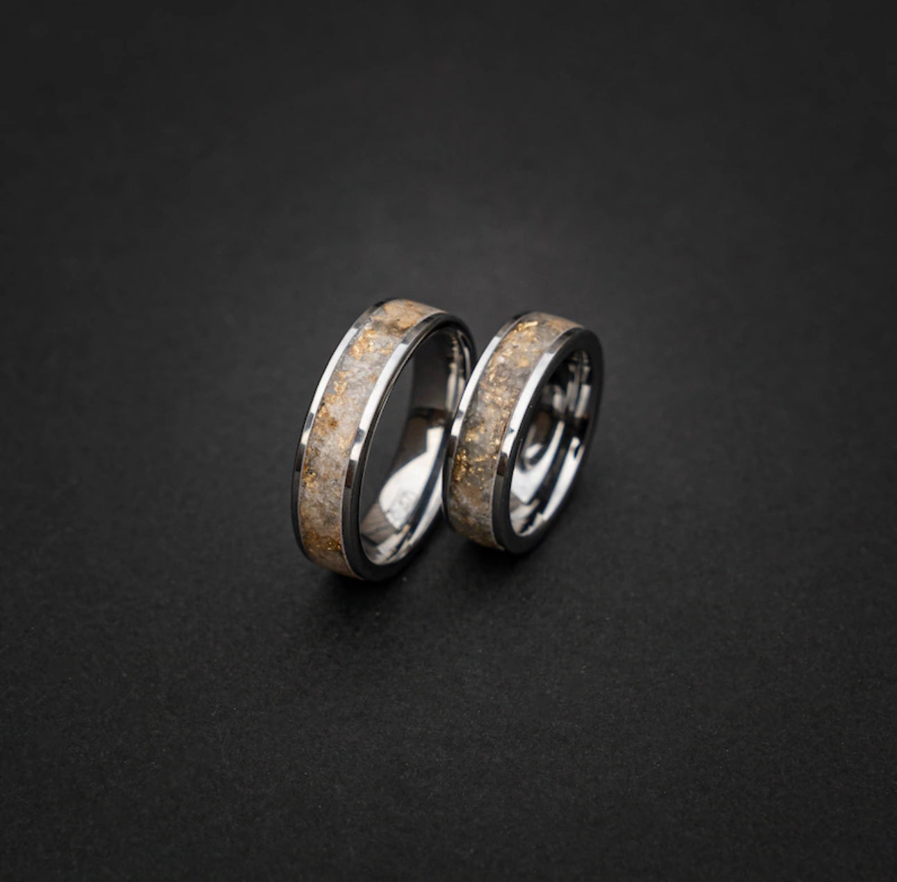 Zilveren tungsten platte ring gevuld met maansteen en bladgoud