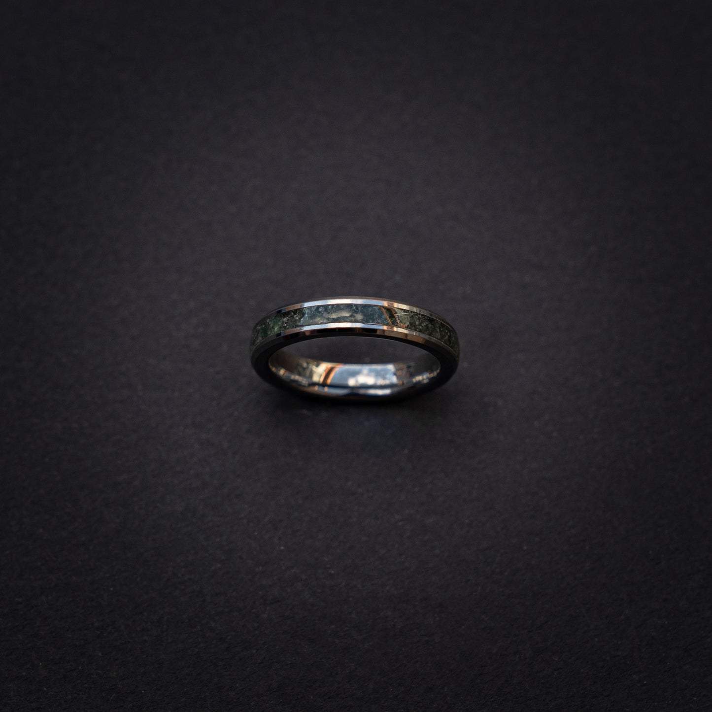 Zilveren tungsten ring gevuld met Mosagaat 4 mm