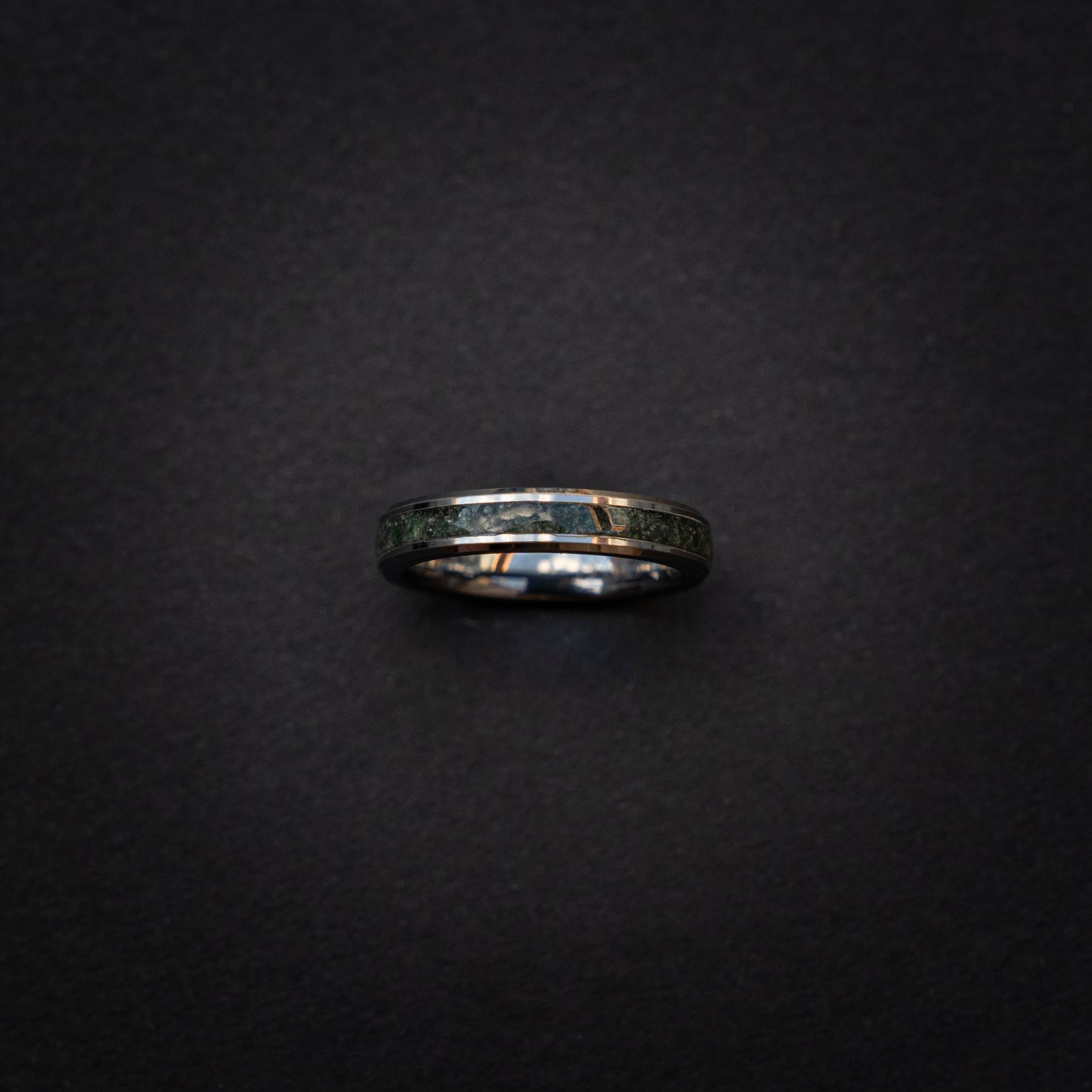 Zilveren tungsten ring gevuld met Mosagaat 4 mm