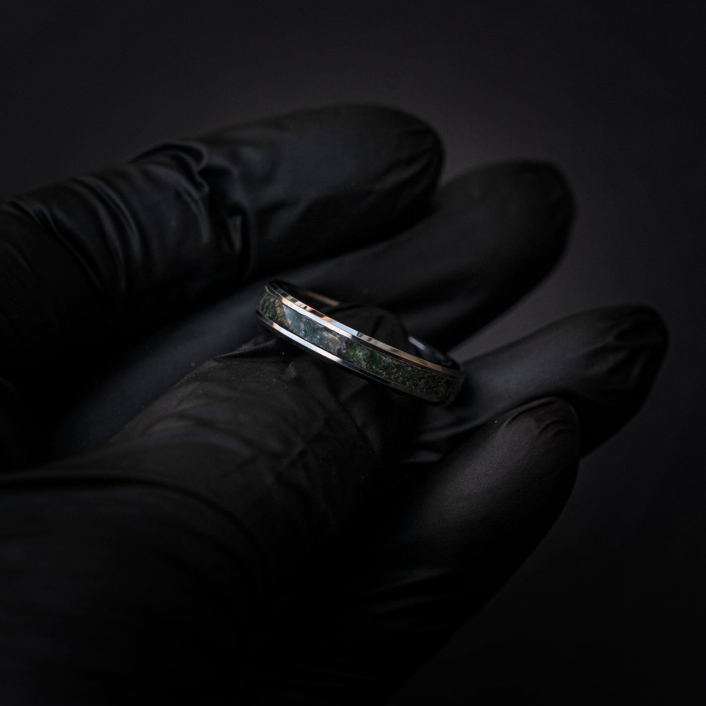 Zilveren tungsten ring gevuld met Mosagaat 4 mm