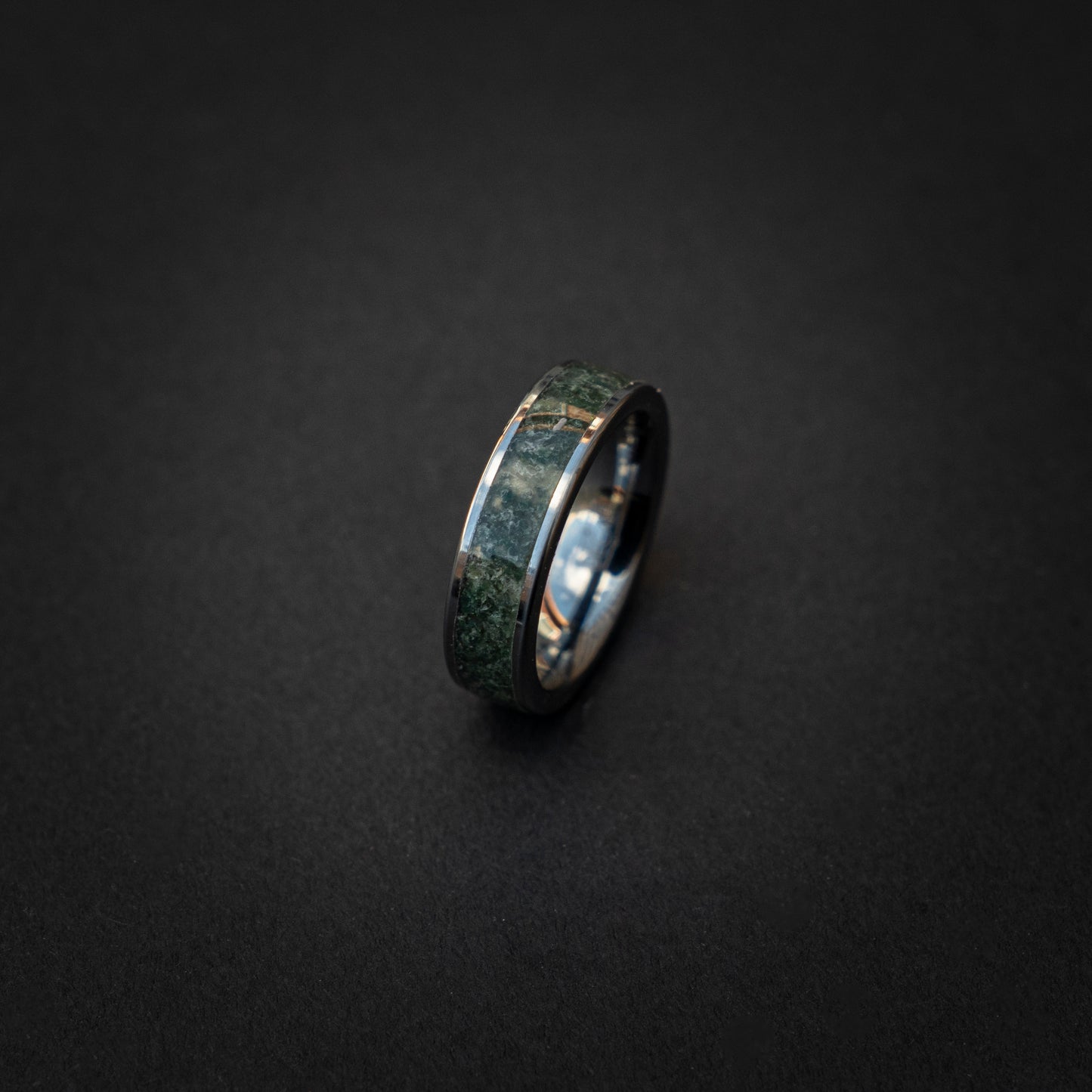 Zilveren tungsten ring gevuld met Mosagaat 6 mm