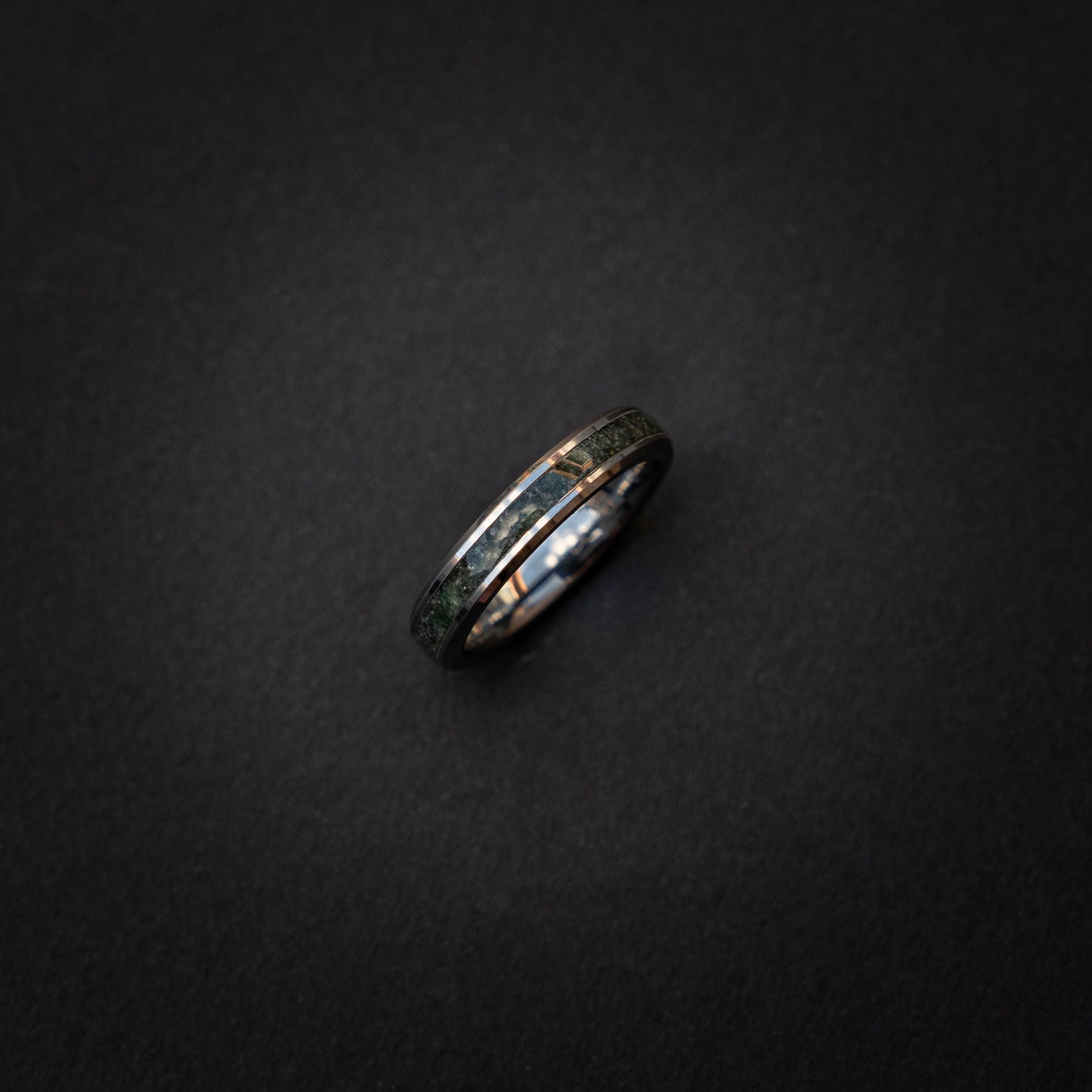 Zilveren tungsten ring gevuld met Mosagaat 4 mm