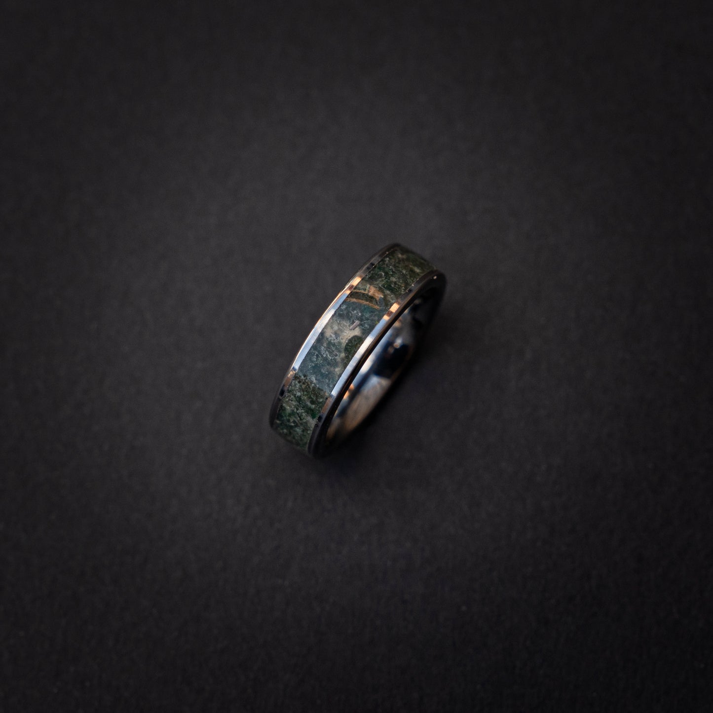 Zilveren tungsten ring gevuld met Mosagaat 6 mm