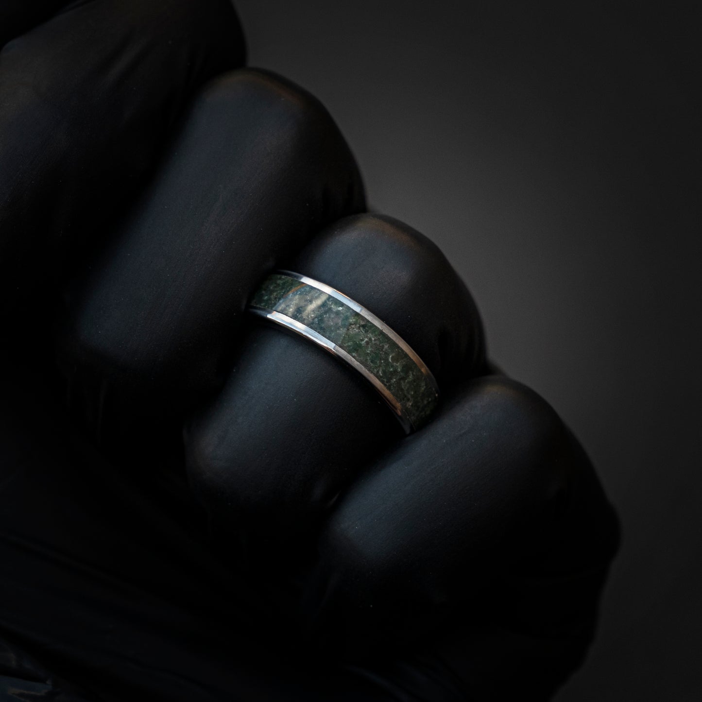 Zilveren tungsten ring gevuld met Mosagaat 6 mm